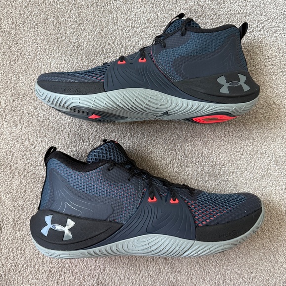 NIB Under Armour Men's Embiid One Omen Navy Blue and Black Hovr Sneaker Size 13 - Picture 2 of 7